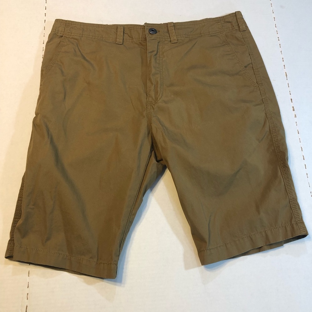 NWOT Express khaki shorts classic fit